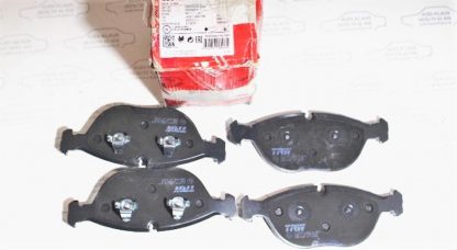 VW/Golf/4/R32/Passat/3B/Audi A4/B5/A8/D2/TT/8N Bremsbeläge vorne SET NEU TRW GDB1285