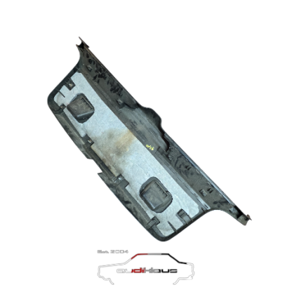 VW Golf/4 Heckklappenverkleidung 1J6867601E – Bild 3