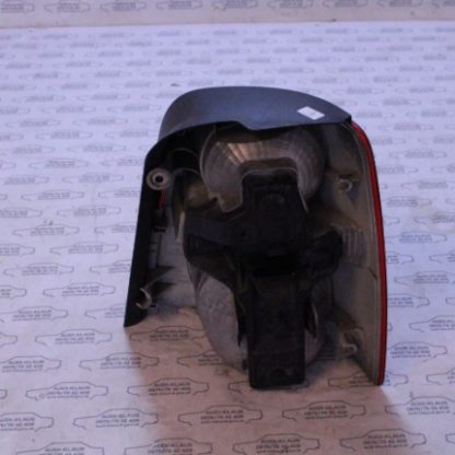 VW Touran/1T Rücklicht mit Lampenträger links 1T0945257D/1T0945111E – Bild 2