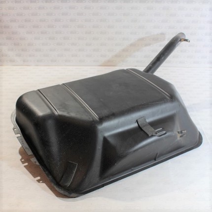 Audi Coupé Typ 81 Tank