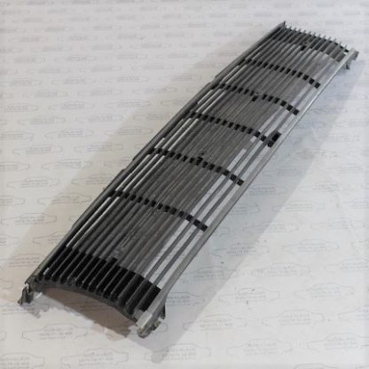 Audi 80/B1 Typ 82 Facelift Kühlergrill 823853653