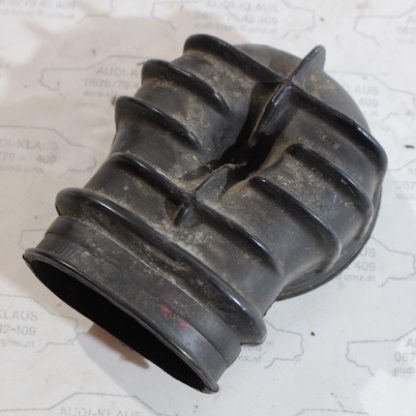 VW Golf/Jetta/1 GTI Ansaugschlauch 067133357
