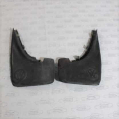 VW Golf/Jetta/2 Schmutzfänger Votex Set rechts/links 191075101