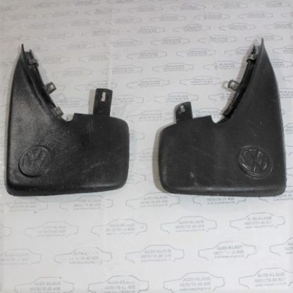 VW Golf/Jetta/2 Schmutzfänger Votex Set rechts/links 191075111