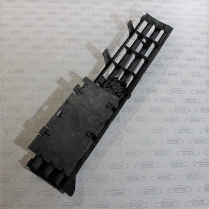VW Passat/32B Kühlergrill 321853653N – Bild 2