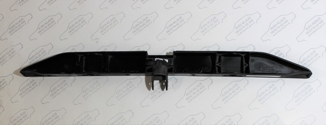 VW Passat/B2 Griffleiste Heckklappe NOS 321827577A – Bild 2