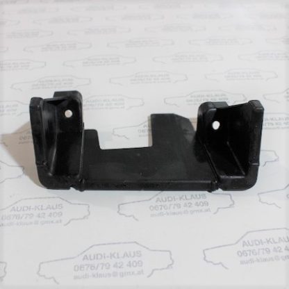 Audi A6/100/S6/S4/C4 Befestigungswinkel Rückleuchte rechts 4A0945568