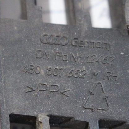 Audi A6/4B Stoßstangengitter rechts 4B0807682M – Bild 3