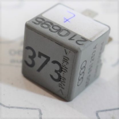 VW/Audi Relais 373 Hupe/Horn 8D0951253A