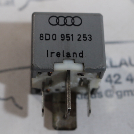 Audi/VW Relais 370 Arbeitsstrom 8D0951253 – Bild 2