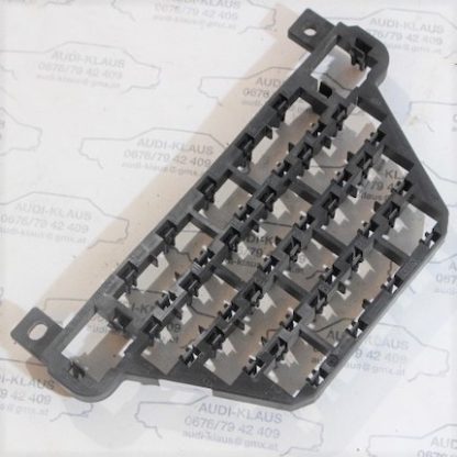 Audi 100/S4/A6/S6/C4 Halter Steckgehäuse/Relais 20-fach vorne links 4A0937545