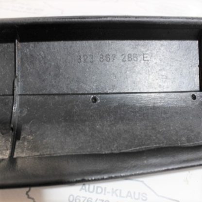 VW Passat/32B Verkleidung Schwarz 323867285E – Bild 3