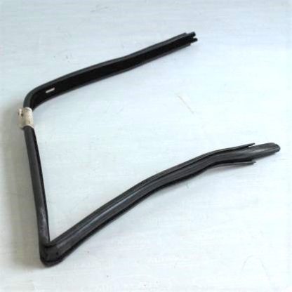 Vw Polo/86c/Derby Fensterführung links NOS 867837439
