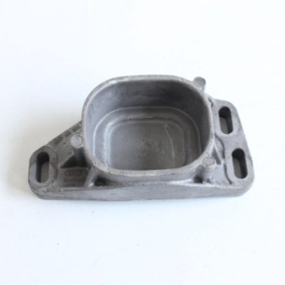 Vw Passat/B5/Audi A4/B5 Halter Motoraufhängung vorne 8D0199335Q