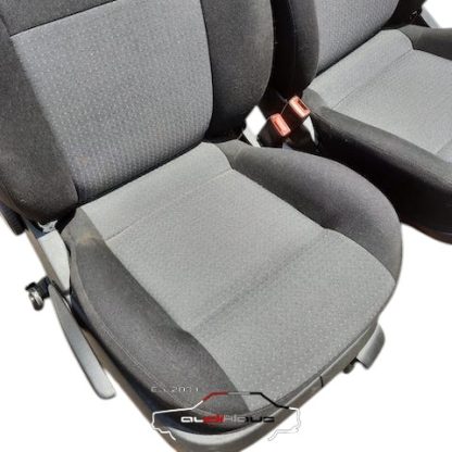 VW Golf 4 Limousine Innenausstattung GL – Bild 9